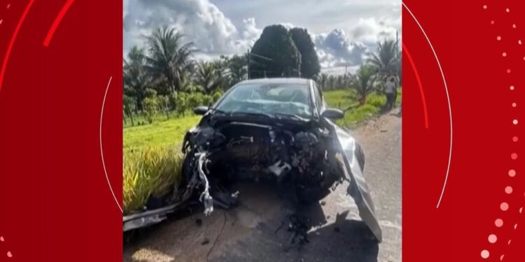 Pessoa morre e outras três ficam feridas em acidente envolvendo três veículos em rodovia da Bahia