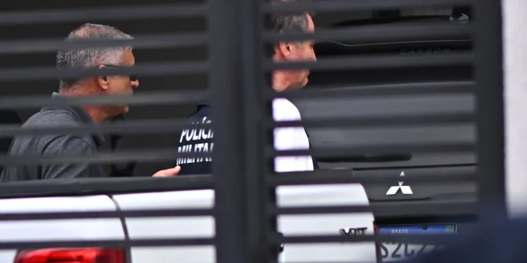 59% defendem que Bolsonaro continue em prisão domiciliar, segundo Datafolha