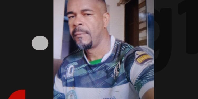 Agente de limpeza morre após caminhão desgovernado bater em veículo de coleta de entulho em Salvador