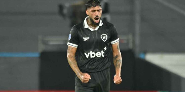 Palmeiras encaminha acordo pelo zagueiro Alexander Barboza, do Botafogo; veja os detalhes