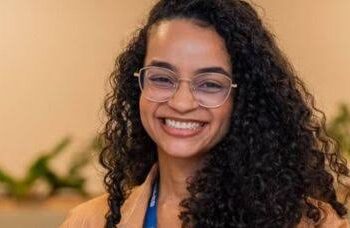 Vereadora que perdeu parte do intestino após acidente recebe alta na Bahia