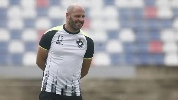 Botafogo anuncia a contratação do técnico Franclim Carvalho