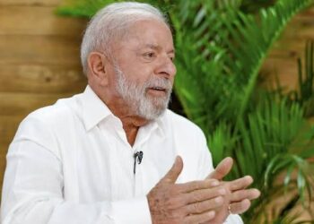 Lula diz que tem interesse em recomprar Refinaria de Mataripe para Petrobras