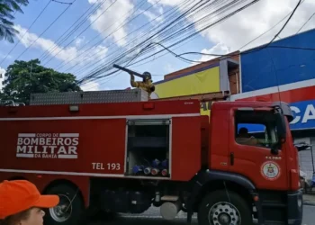 Incêndio atinge loja das Casas Bahia em de Feira de Santana