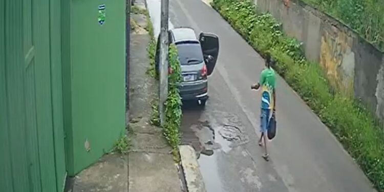 Dois PMs são presos suspeitos de matar homem por vingança em Feira de Santana