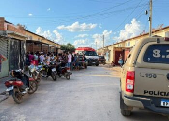 Adolescente de 15 anos é encontrada morta com marcas de facadas e queimaduras na BA; namorado é suspeito do crime