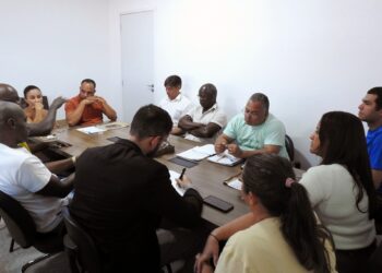 SEMMAM realiza reunião de alinhamento com comerciantes e moradores da Arena Senador sobre combate à poluição sonora
