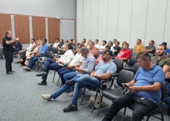 PROCON realiza palestra sobre direitos do consumidor para pequenos e médios comerciantes