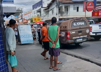 Tiros em farmácia deixam mulher ferida e criança atingida na perna no Tomba