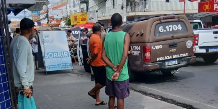 Tiros em farmácia deixam mulher ferida e criança atingida na perna no Tomba