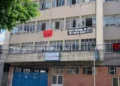 Cerca de 100 famílias com problemas de moradia ocupam o prédio do INSS no centro da Feira
