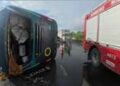 Ônibus que levava funcionários para o Polo Industrial tomba em rodovia na Bahia; uma pessoa morreu