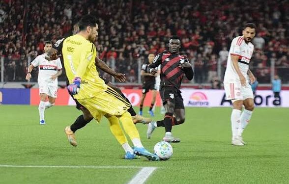 Rossi admite falhas pelo Flamengo e promete reação: “Erram os melhores”