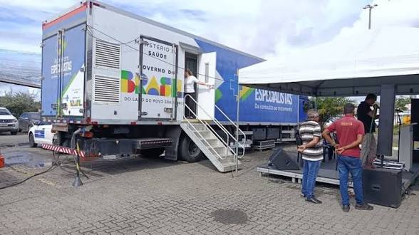 Saúde da Mulher: carreta oferece consultas, exames e retorno médico em Feira de Santana