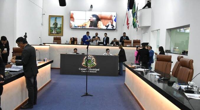 Câmara aprova projeto que regulamenta transporte por aplicativos e cria cadastro municipal em Feira de Santana