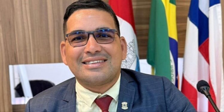 Conheça vereador alvo de operação que investiga fornecimento ilegal de armas para facção e PMs na Bahia