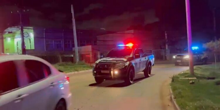 Treze pessoas são presas durante operação contra suspeitos de tráfico de drogas, venda de armas e lavagem de dinheiro na Bahia