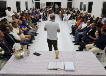 Reunião com moradores debate soluções para drenagem no Panorama