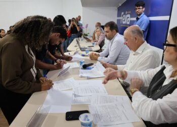 Semana começa com 58 novos servidores públicos tomando posse na Prefeitura de Feira