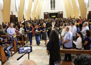 Trezena de Santo Antônio atrai centenas de fiéis ao Santuário de Santo Antônio