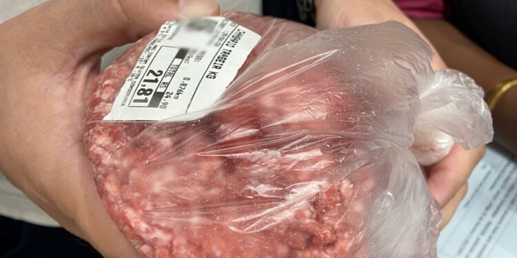 PROCON autua supermercado atacadista por descumprimento à Lei da Carne Moída