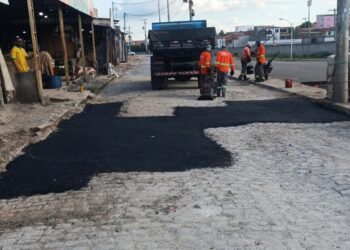 Prefeitura de Feira intensifica operação tapa-buraco em 11 localidades
