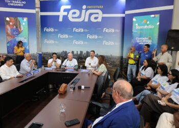 Prefeitura de Feira lança programa Remédio em Casa e transforma acesso a medicamentos em política pública de cuidados