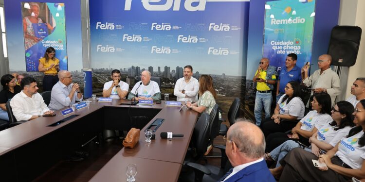 Prefeitura de Feira lança programa Remédio em Casa e transforma acesso a medicamentos em política pública de cuidados