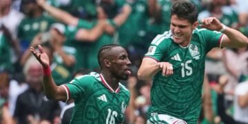 México bate África do Sul na abertura da Copa