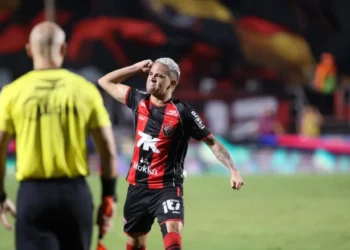 É campeão! Vitória supera o Fortaleza e volta a vencer a Copa do Nordeste após 16 anos