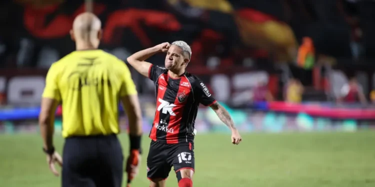É campeão! Vitória supera o Fortaleza e volta a vencer a Copa do Nordeste após 16 anos