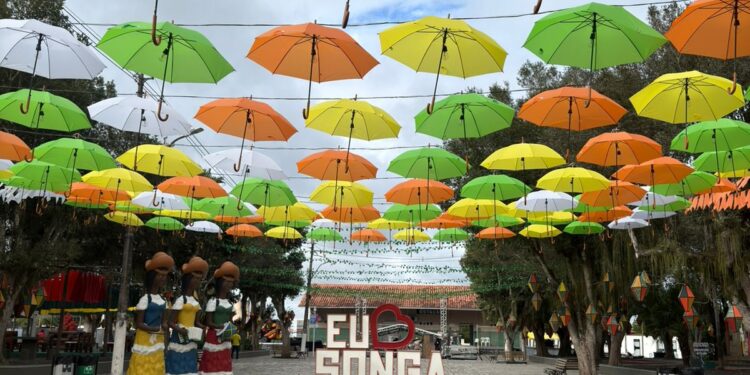 Com grandes shows e decoração de destaque, Jardim do Forró começa nesta sexta em São Gonçalo dos Campos; confira a programação