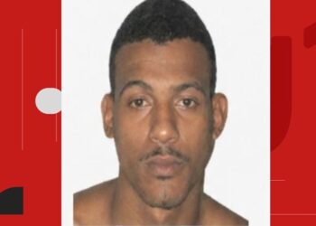 Um dos homens mais procurados pela Polícia da Bahia é preso após fazer companheira e filhos reféns dentro de uma casa