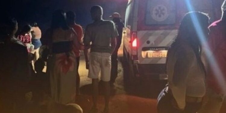 Naufrágio durante passeio de canoa mata três integrantes da mesma família na Bahia