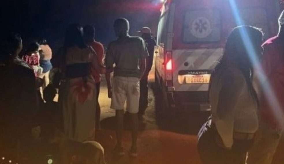Naufrágio durante passeio de canoa mata três integrantes da mesma família na Bahia