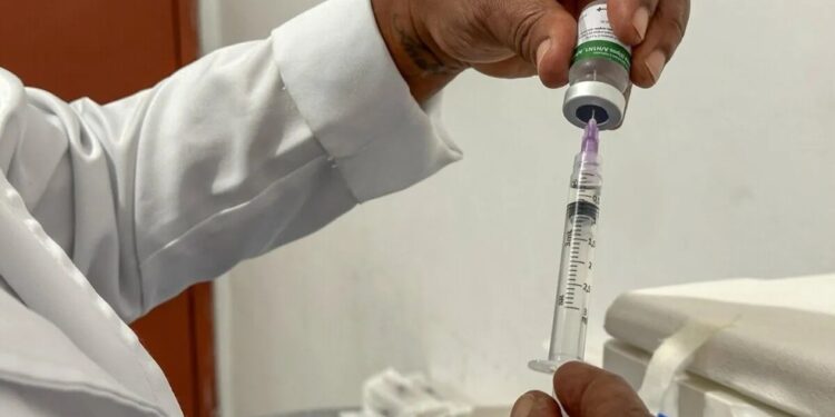 Vacinação contra a gripe é liberada para toda a população em Feira de Santana nesta segunda-feira