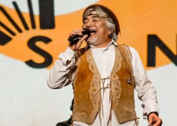 Santanna, o Cantador, substitui Flávio José no São Pedro de distrito de Feira de Santana