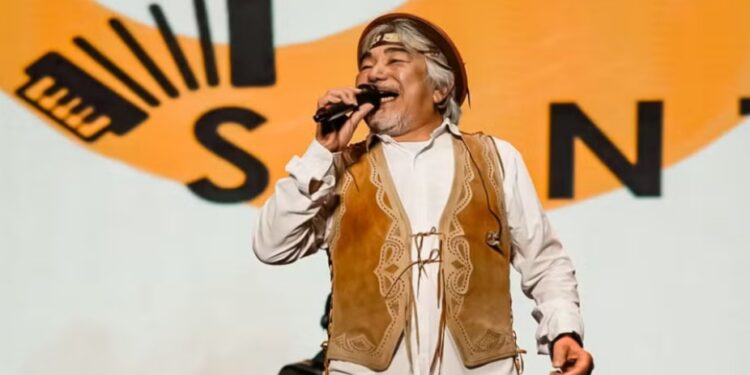 Santanna, o Cantador, substitui Flávio José no São Pedro de distrito de Feira de Santana