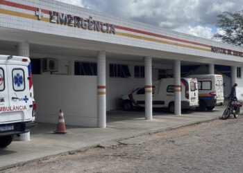 Ciclista morre após batida com caminhão na BR-242, no interior da Bahia