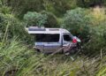 Batida entre van e caminhonete deixa 16 feridos na Bahia