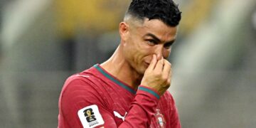 Cristiano Ronaldo chora ao se despedir de sua sexta Copa do Mundo