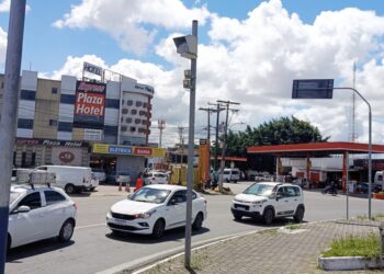 Radares reduzem avanço de sinal e reforçam segurança no trânsito de Feira de Santana
