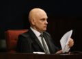 Moraes mantém prisão domiciliar de Bolsonaro e veta visitas com fins eleitorais