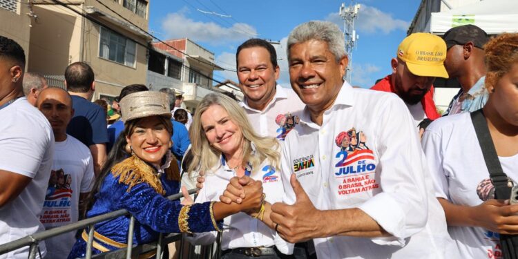 Governador participa da abertura e segue no cortejo do Dois de Julho em Salvador