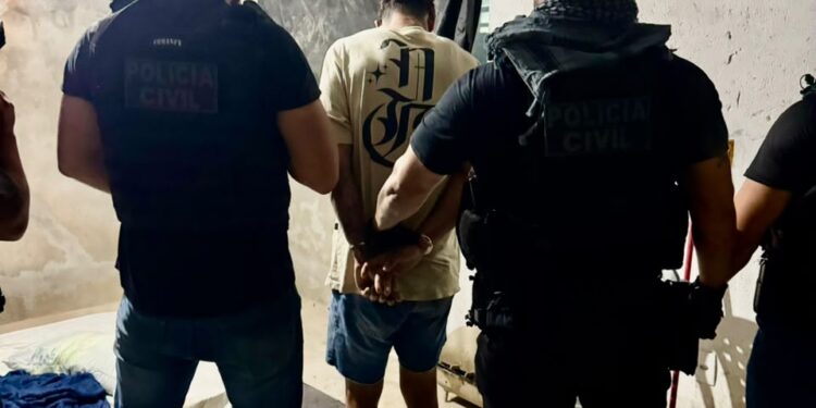 POLÍCIA CIVIL DE FEIRA DE SANTANA CUMPRE EM SIMÕES FILHO O MANDADO DE PRISÃO DE INVESTIGADO POR IMPORTUNAÇÃO SEXUAL EM ACADEMIA DE CONDOMÍNIO