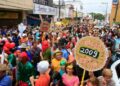 Bando Anunciador: tradição centenária transforma as ruas de Feira de Santana em cortejo marcado por cultura e memória