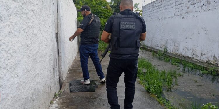 Galpão usado para preparo de amendoim é encontrado com drogas durante operação na BA; homem foi preso