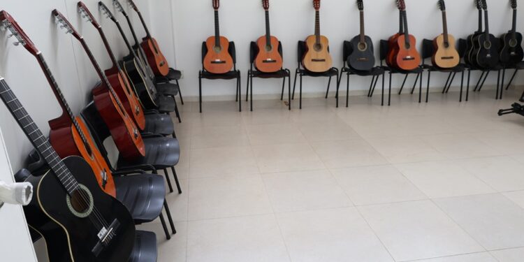 Centro de Cultura abre inscrições para oficinas gratuitas de música, dança e artes em Feira de Santana; saiba mais