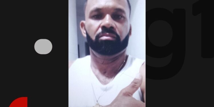 Homem é morto em confronto com a polícia após atacar a família com machado na Bahia