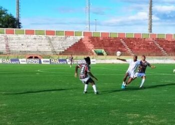Fluminense de Feira vence o Feira FC, conquista o acesso e está na final da Série B do Baianão